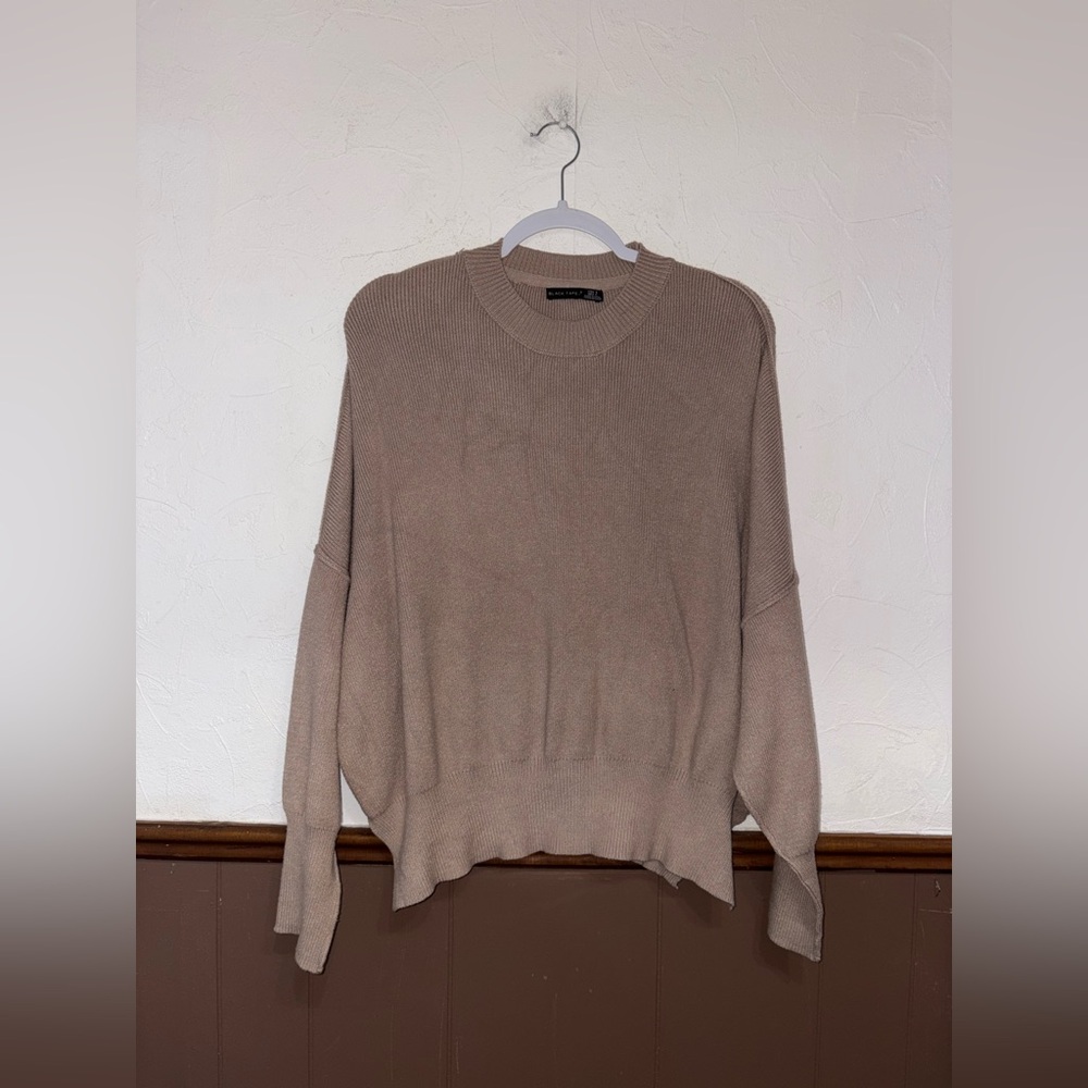 Black Tape - Beige Sweater